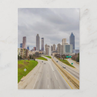 Atlanta skyline över motorvägen vykort