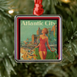 Atlantic City Resort, Pennsylvania Railroad Travel Julgransprydnad Metall<br><div class="desc">Vintage illustration USA:s bokaffisch för Atlantic City, New jersey via Pennsylvania-järnvägen, med en vacker, blond-stift på en badande kvinna i kostym som höll en handduk tittar vid sol på stranden under sommaren. Folk har roligt på stranden och på strandpromenad. Atlantstad är en resort som är känd för spel, shopping och...</div>