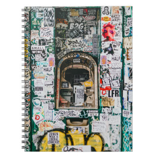 ATM MASKIN MED GRAFFITI ANTECKNINGSBOK