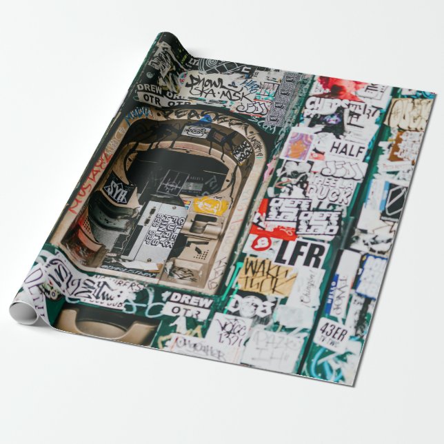 ATM MASKIN MED GRAFFITI PRESENTPAPPER (Utrullad)
