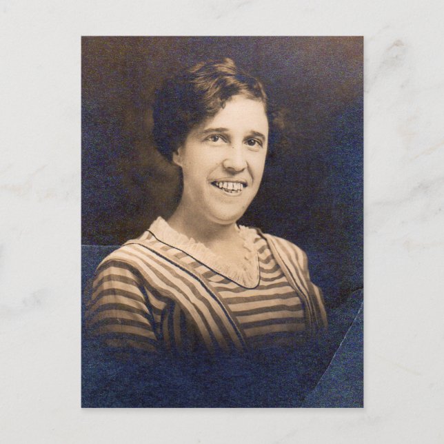 Åtminstone hennes man älskade henne RPPC Vykort (Framsida)