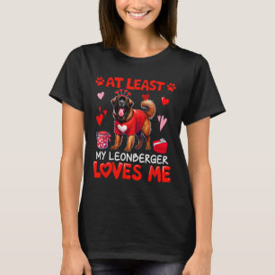 Åtminstone min Leonberger som älskar mig Valentine T Shirt