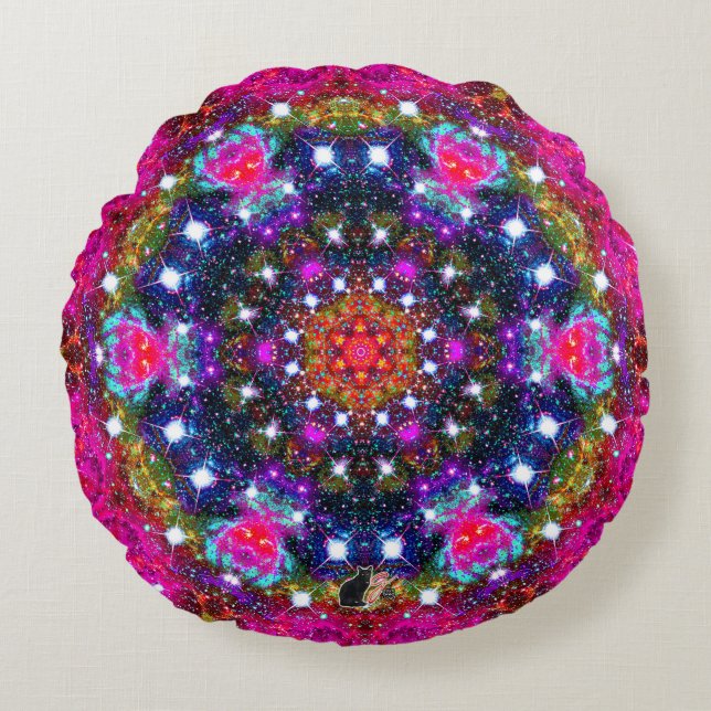 Atmospheric Stellar Kaleid Round Pillow Rund Kudde (Framsidan)