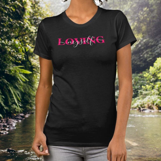 Att älska mig själv överlappande skript typografi t shirt (Skapare uppladdad)