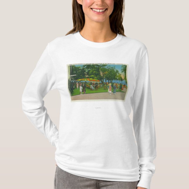 Att äta middag på boardwalken på Roseland parkerar Tee Shirt (Framsida)
