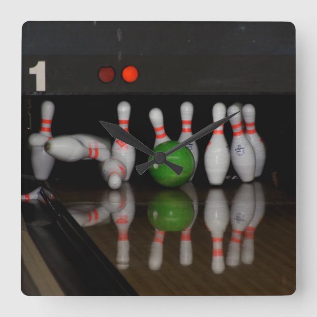 Att bowla tar tid på fyrkantig klocka (Framsida)