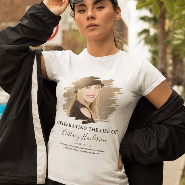 Att fira livet | Fotominnesmärke T Shirt (Skapare uppladdad)