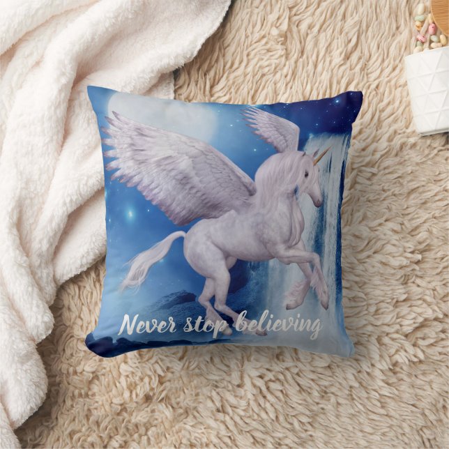 Att flyga Unicorn Waterfall tror Fantasy Horse Kudde (Filt)