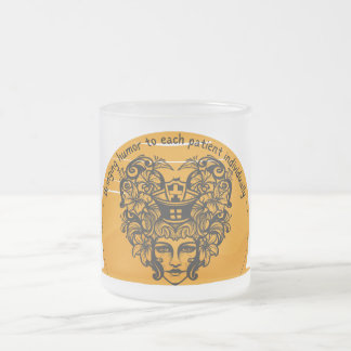 Att föra humor till varje enskild patient frostad glasmugg