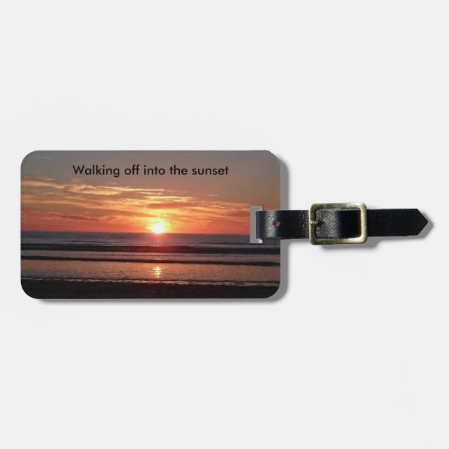 Att gå av in i solnedgångresväskan hänger lös bagagebricka (Horisontell Framsida)