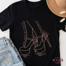 Att gå genom tro, snubbla ändå – roligt t shirt