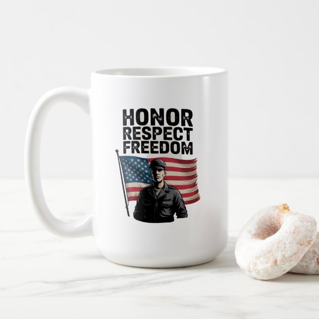 Att hedra Heroes Veteran Day Patriotic Design Kaffemugg (Med munk)