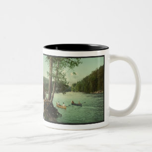 Att kanota på ett Adirondack berg strömmer Två-Tonad Mugg