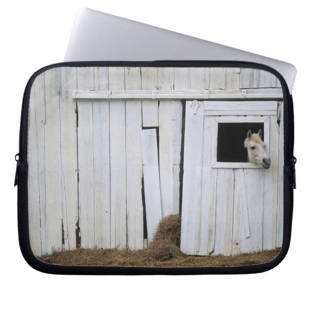 Att klibba för häst head ut ladugårdfönstret laptop sleeve (Framsidan)