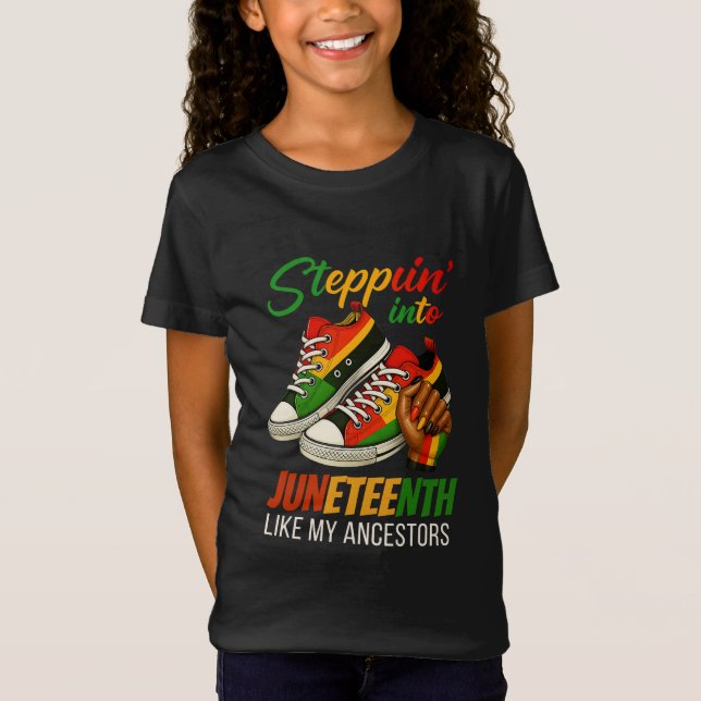 Att Kliva In I Juneteenth – Svart Kvinnlig Stolthe T Shirt (Framsida)