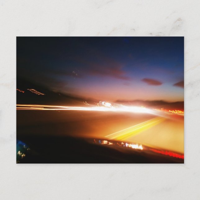 Att köra ner på motorvägen vid midnatt vykort (Framsida)