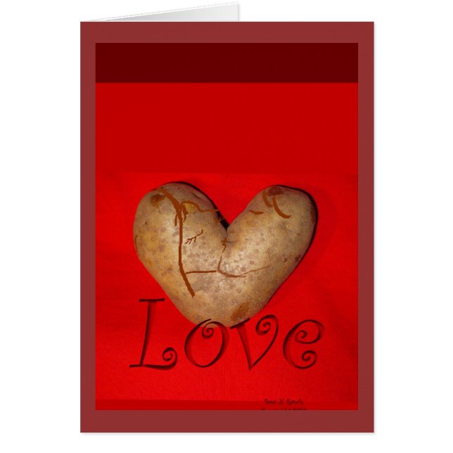 Att kyssa kopplar ihop kärlekpotatisen hälsningskort (Framsidan)
