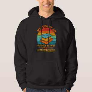 Att läsa är min utomhusaktivitet som är fin i Kärl Hoodie
