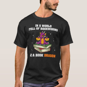 Att läsa i en Fullt av bokmaskar i bok är en bok T Shirt