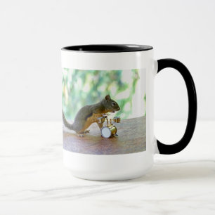 Att leka för ekorre trummar mugg