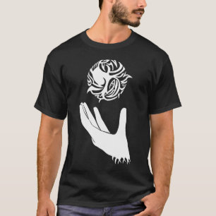 Att leka med avfyrar den stam- tatueringen t-shirt