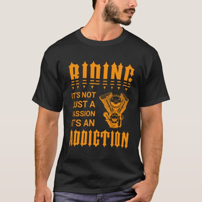 Att Rida Är Inte Bara Passion  T Shirt (Framsida)