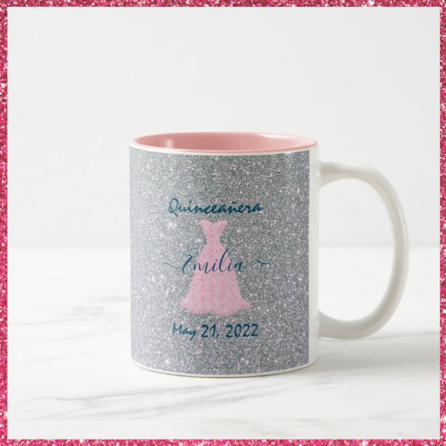 Att samla Quinceanera-minneshögtiden med två tonlä Två-Tonad Mugg (Skapare uppladdad)