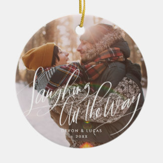 Att skratta hela vägen skrivar helgdagprydnaden julgransprydnad keramik