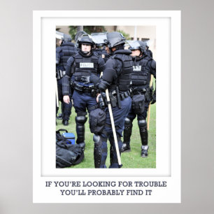 Att söka efter besvärar - polisen i tumult poster