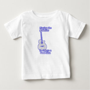 Att spela gitarren är alltid en bra idé. t shirt