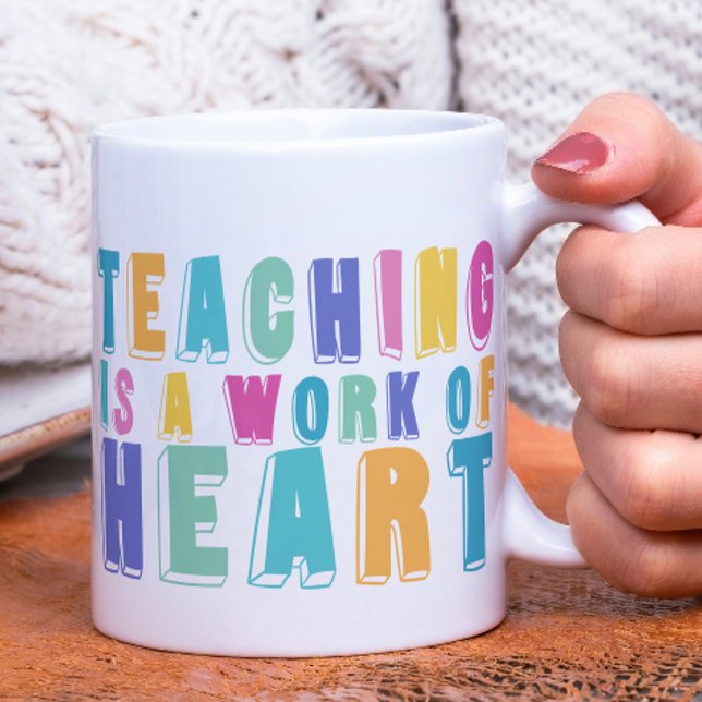 Att undervisa är ett hjärtearbete kaffemugg (Teaching is a Work of Heart Coffee Mug from Ricaso Gift ideas for teacher. Teaching isn't just a job)