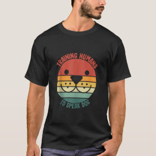 Att utbilda människor att tala med hund retro hund t shirt