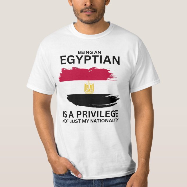 Att vara egyptisk är en privilegium t shirt (Framsida)