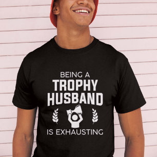 Att vara en trofé i Make håller på att ta slut T Shirt