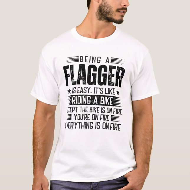 Att vara flaggstat är enkelt t shirt (Framsida)