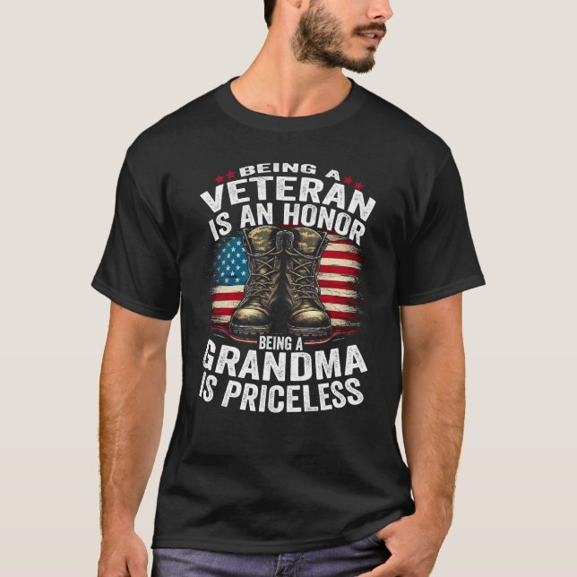 Att vara veteran är en hedersamerikansk Flagga T Shirt (Framsida)