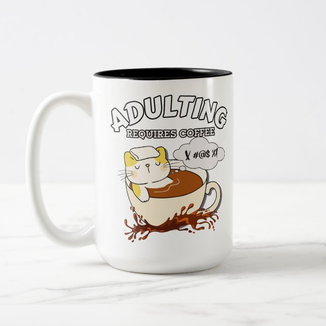 Att Vara Vuxen Kräver Kaffe Två-Tonad Mugg (Vänster)