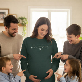 "att växa en liten människa" söt graviditet t shirt