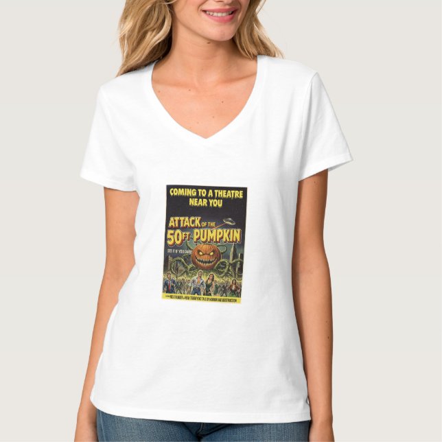 Attack av 50ft-dockan t shirt (Framsida)