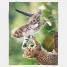 ATTACK KITTEN FLEECEFILT