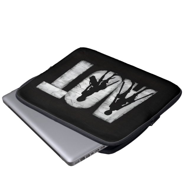 Attack on Titan AOT Silhouette Grunge Laptop Sleev Fodral (Framre botten)