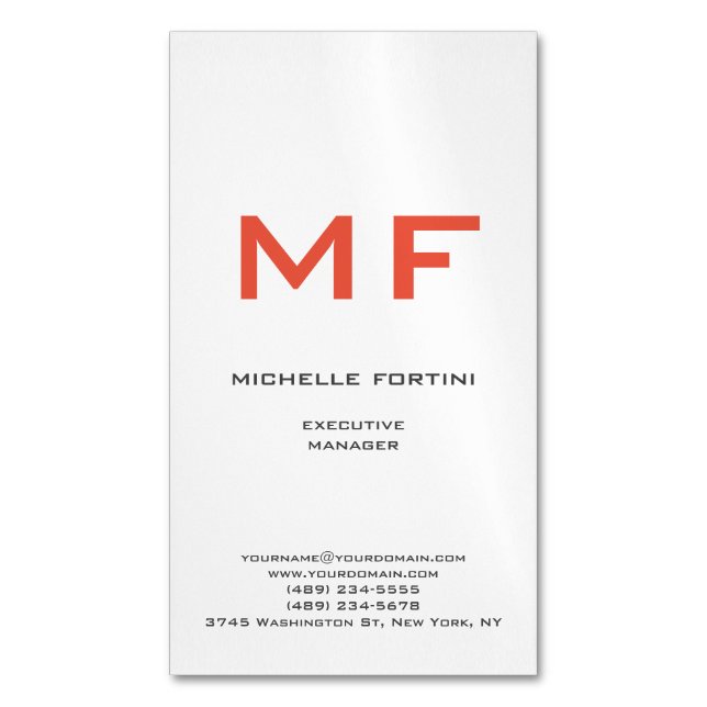 Attractive Red Monogram Cute Minimalist Plain Magnetiska Visitkort (Framsida vertikal)