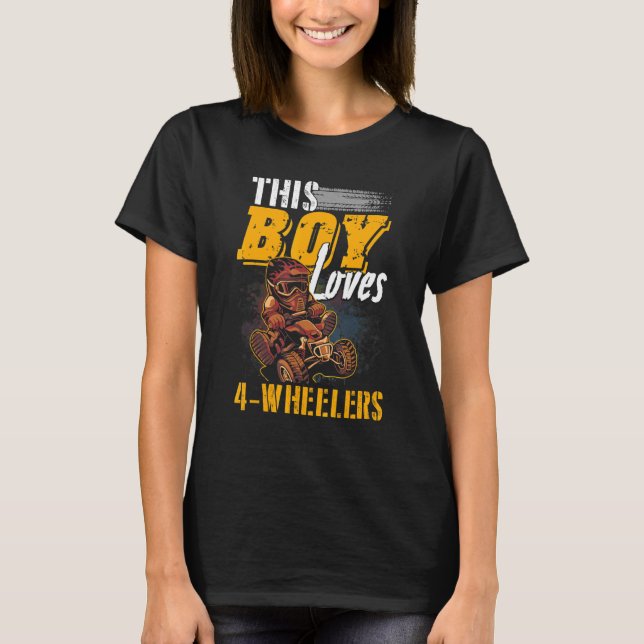 ATV Outfit 4 wheeler Mudding  Boys Four Wheeler T Shirt (Framsida)