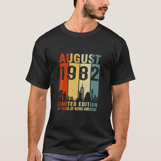 Augusti 1982 Begränsad Edition 40 år of BE Awes T Shirt (Framsida)