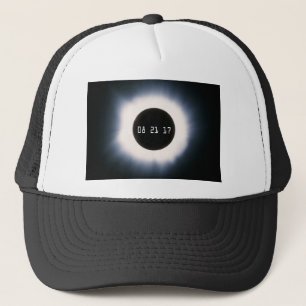 Augusti 2017 Total Solar Eclipse in Black and Whit Truckerkeps