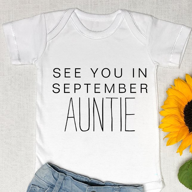 Auntie Anpassningsbar Baby Meddelande om nya Moste T Shirt (Skapare uppladdad)