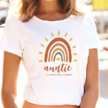 Auntie Custom Name Boho Earth Tone Rainbow Sol T Shirt<br><div class="desc">Det anpassade namnet Boho Earth Tone Rainbow Sol T-shirt är en unik och snyggt biet av kläder som kombinerar bohemskt och jordnära inslag med ett vibrerande regnbåge sol. Förutom den slående grafiken kan T-tröjan också anpassas med ditt eget namn och meddelande, skapar den till ett verkligt personlig biet. Namn skrivs...</div>