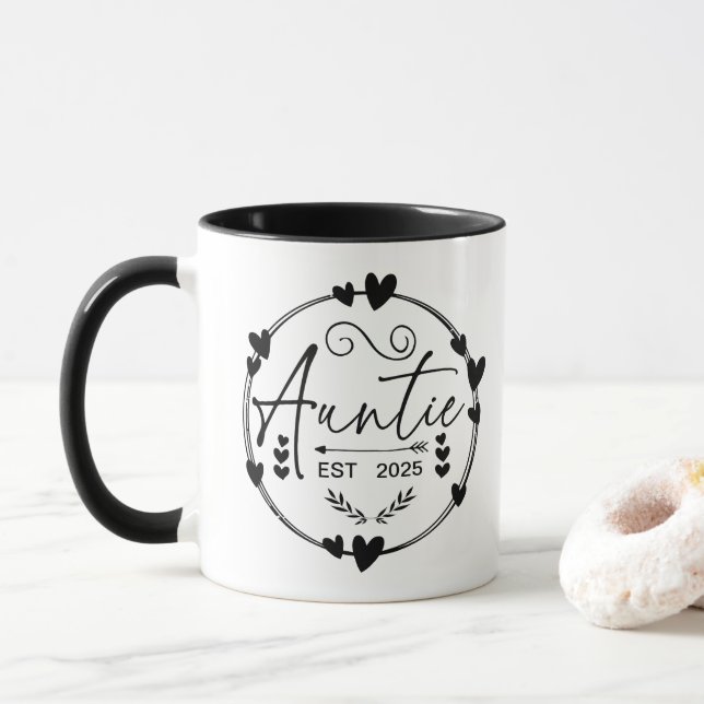 Auntie Est 2025 Gravid Announcement Moster Funny Mugg (Med munk)