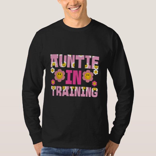 Auntie In Training T Shirt (Framsida)