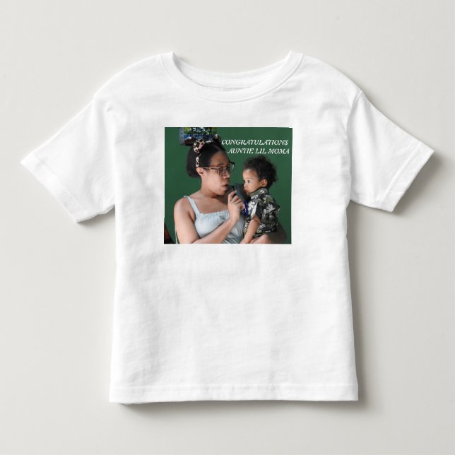 AUNTIE LIL MOMA T SHIRT (Framsida)